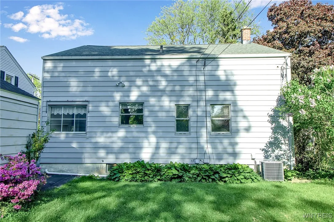 4160 Harlem Road, Amherst, New York 14226, Amherst, New York 14226, 3 Bedrooms Bedrooms, 9 Rooms Rooms,2 BathroomsBathrooms,Residential Lease,For Rent,4160 Harlem Road, Amherst, New York 14226,0,B1658601