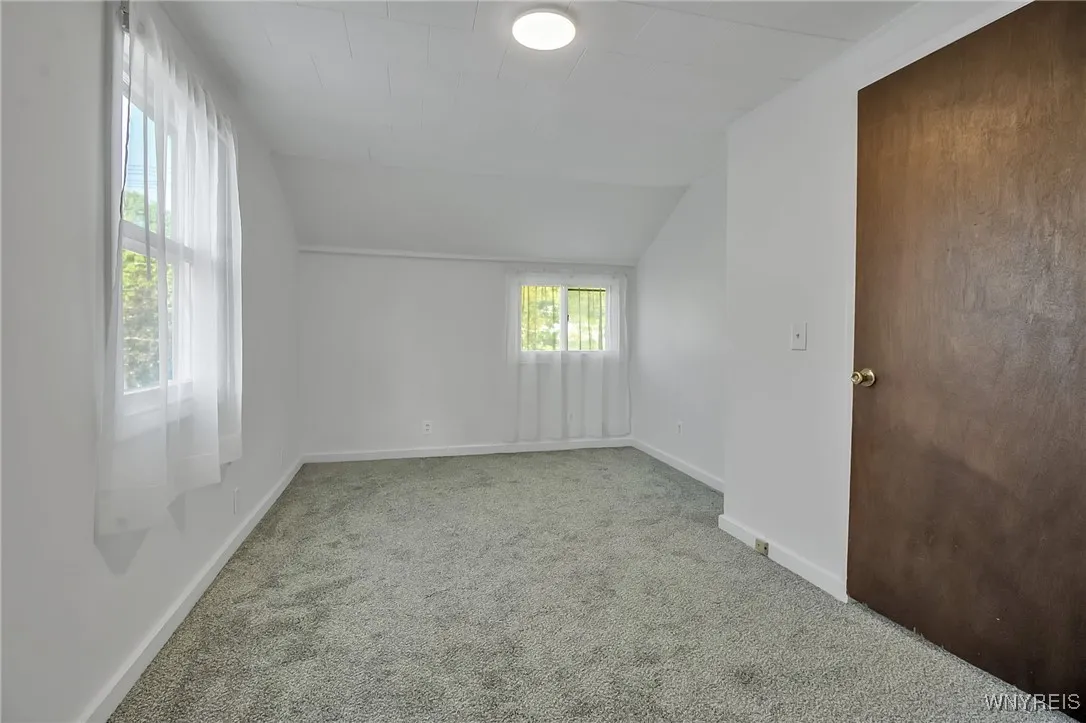 4160 Harlem Road, Amherst, New York 14226, Amherst, New York 14226, 3 Bedrooms Bedrooms, 9 Rooms Rooms,2 BathroomsBathrooms,Residential Lease,For Rent,4160 Harlem Road, Amherst, New York 14226,0,B1658601