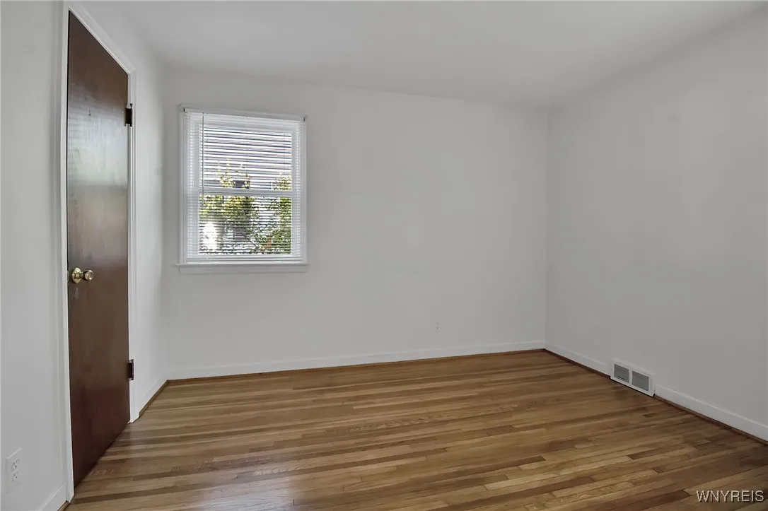 4160 Harlem Road, Amherst, New York 14226, Amherst, New York 14226, 3 Bedrooms Bedrooms, 9 Rooms Rooms,2 BathroomsBathrooms,Residential Lease,For Rent,4160 Harlem Road, Amherst, New York 14226,0,B1658601