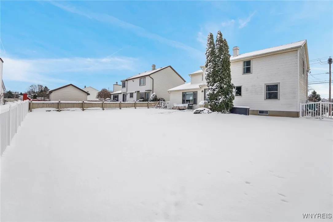 3540 Howard Road, Hamburg, New York 14075, Hamburg, New York 14075, 4 Bedrooms Bedrooms, 8 Rooms Rooms,1 BathroomBathrooms,Residential,Closed,3540 Howard Road, Hamburg, New York 14075,0,B1658685