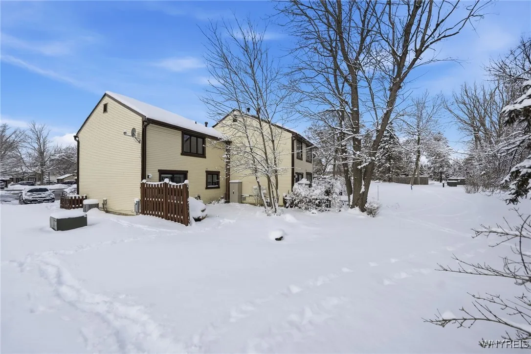1651 Charlesgate Circle 1651, Amherst, New York 14, Amherst, New York 14051, 2 Bedrooms Bedrooms, 5 Rooms Rooms,2 BathroomsBathrooms,Residential,Closed,1651 Charlesgate Circle 1651, Amherst, New York 14,0,B1658313