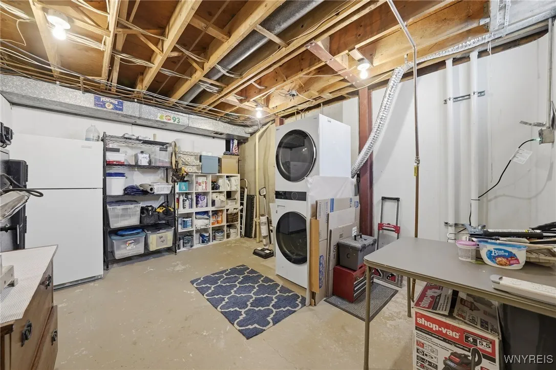 Washer/Dryer Included