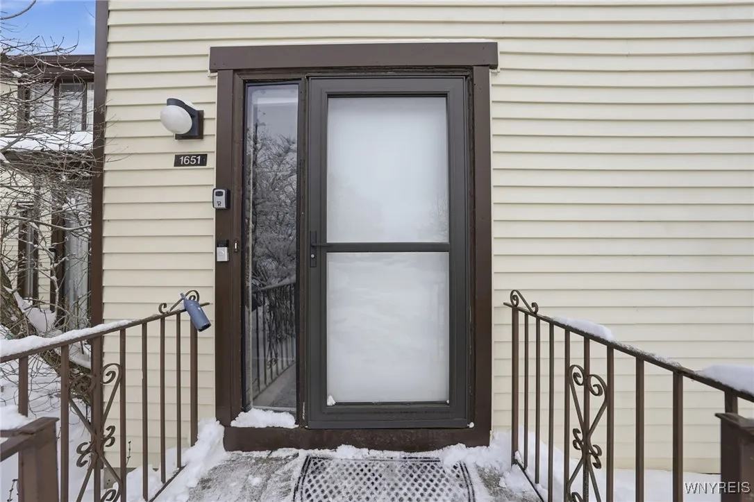 1651 Charlesgate Circle 1651, Amherst, New York 14, Amherst, New York 14051, 2 Bedrooms Bedrooms, 5 Rooms Rooms,2 BathroomsBathrooms,Residential,Closed,1651 Charlesgate Circle 1651, Amherst, New York 14,0,B1658313
