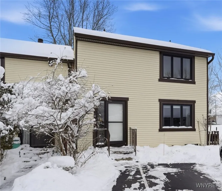 1651 Charlesgate Circle 1651, Amherst, New York 14, Amherst, New York 14051, 2 Bedrooms Bedrooms, 5 Rooms Rooms,2 BathroomsBathrooms,Residential,Closed,1651 Charlesgate Circle 1651, Amherst, New York 14,0,B1658313