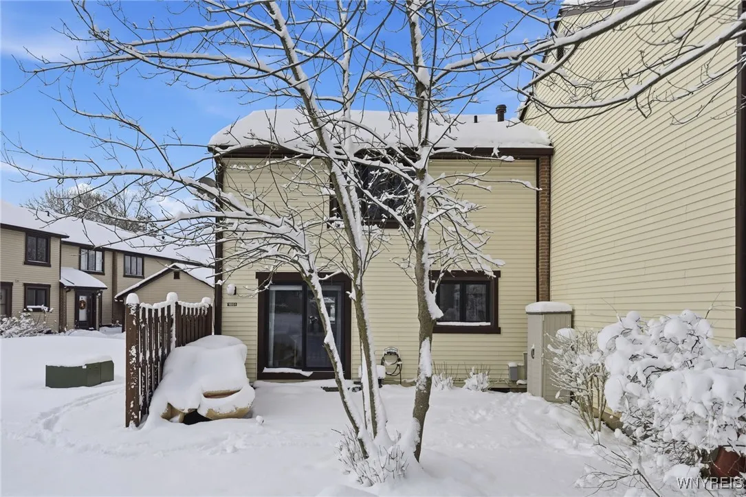 1651 Charlesgate Circle 1651, Amherst, New York 14, Amherst, New York 14051, 2 Bedrooms Bedrooms, 5 Rooms Rooms,2 BathroomsBathrooms,Residential,Closed,1651 Charlesgate Circle 1651, Amherst, New York 14,0,B1658313