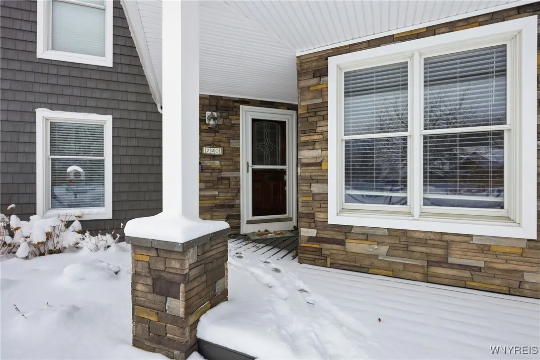 720 Raymond Drive, Lewiston, New York 14092, Lewiston, New York 14092, 4 Bedrooms Bedrooms, 8 Rooms Rooms,2 BathroomsBathrooms,Residential,Closed,720 Raymond Drive, Lewiston, New York 14092,0,B1658872