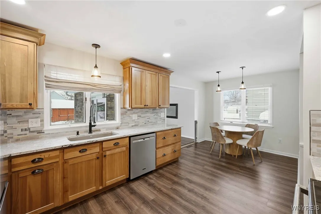 720 Raymond Drive, Lewiston, New York 14092, Lewiston, New York 14092, 4 Bedrooms Bedrooms, 8 Rooms Rooms,2 BathroomsBathrooms,Residential,Closed,720 Raymond Drive, Lewiston, New York 14092,0,B1658872