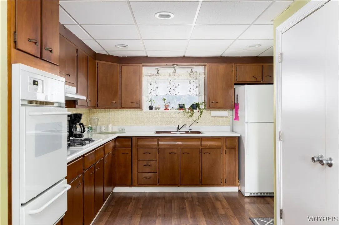 28 North Davis Street, Orchard Park, New York 1412, Orchard Park, New York 14127, 4 Bedrooms Bedrooms, 13 Rooms Rooms,2 BathroomsBathrooms,Residential,Closed,28 North Davis Street, Orchard Park, New York 1412,0,B1658882