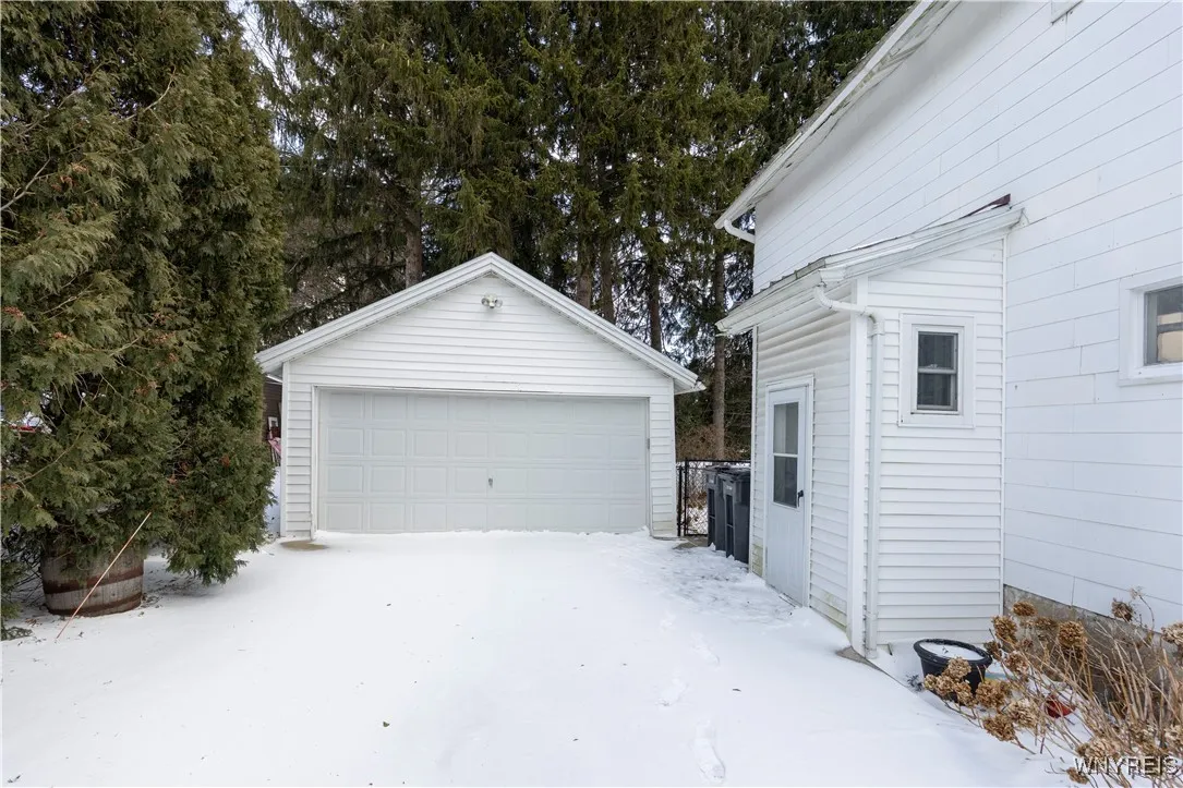 28 North Davis Street, Orchard Park, New York 1412, Orchard Park, New York 14127, 4 Bedrooms Bedrooms, 13 Rooms Rooms,2 BathroomsBathrooms,Residential,Closed,28 North Davis Street, Orchard Park, New York 1412,0,B1658882