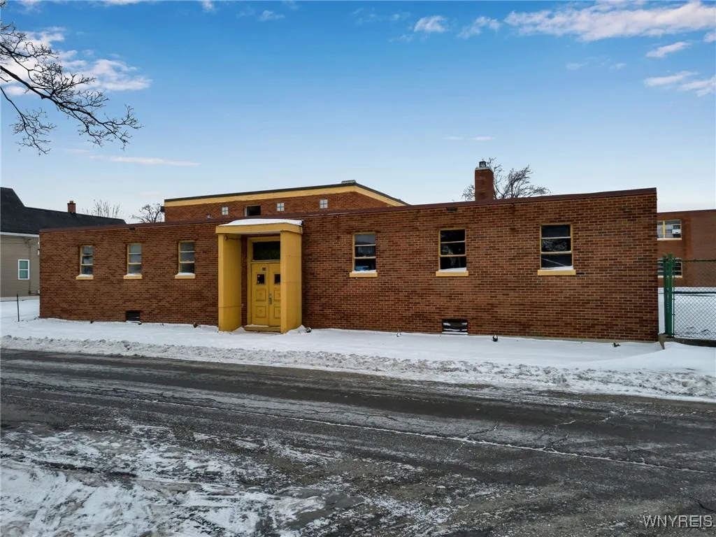 1833 Clinton Street, Buffalo, New York 14206, Buffalo, New York 14206, ,Commercial Sale,Closed,1833 Clinton Street, Buffalo, New York 14206,0,B1658902