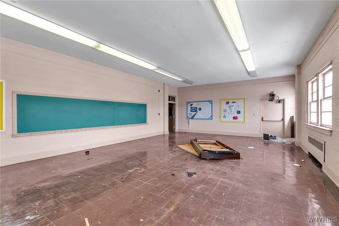 1833 Clinton Street, Buffalo, New York 14206, Buffalo, New York 14206, ,Commercial Sale,Closed,1833 Clinton Street, Buffalo, New York 14206,0,B1658902