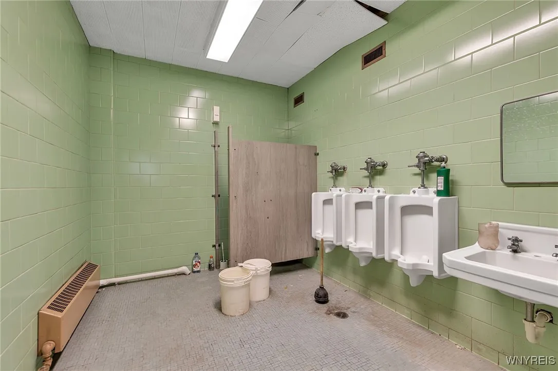 1833 Clinton Street, Buffalo, New York 14206, Buffalo, New York 14206, ,Commercial Sale,Closed,1833 Clinton Street, Buffalo, New York 14206,0,B1658902