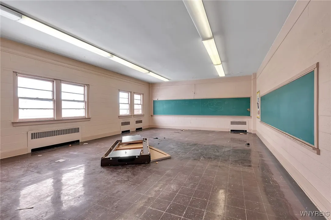 1833 Clinton Street, Buffalo, New York 14206, Buffalo, New York 14206, ,Commercial Sale,Closed,1833 Clinton Street, Buffalo, New York 14206,0,B1658902