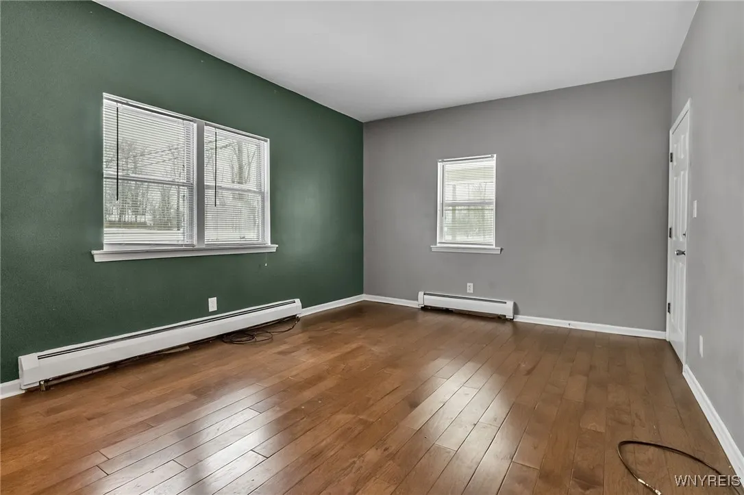 Lower Unit: Living Room