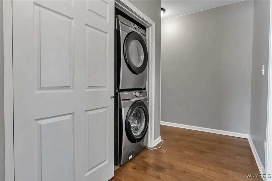 Lower Unit: In-Unit Laundry