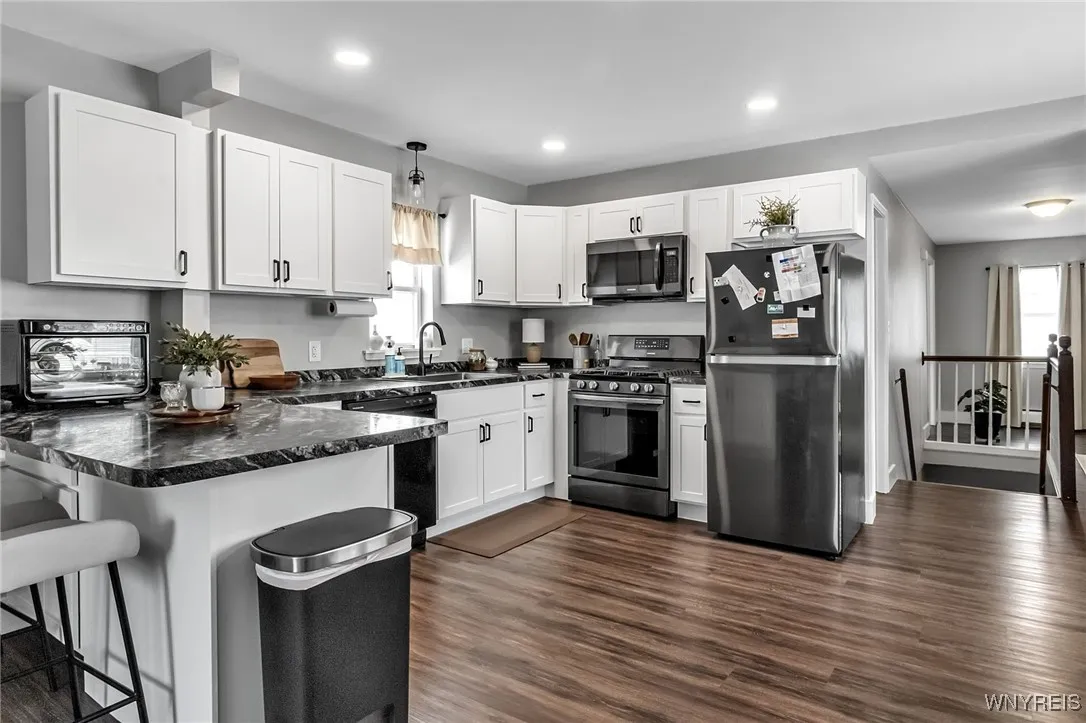 Upper Unit: Kitchen