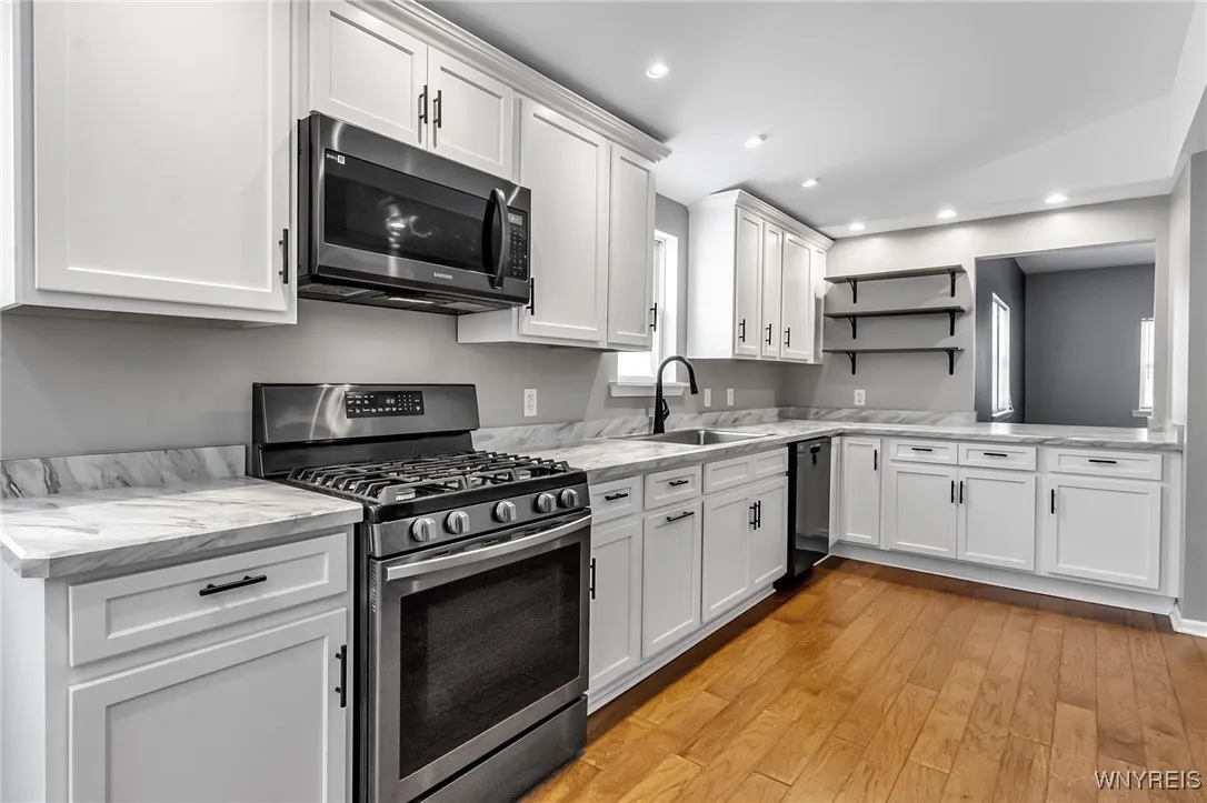 Lower Unit: Kitchen