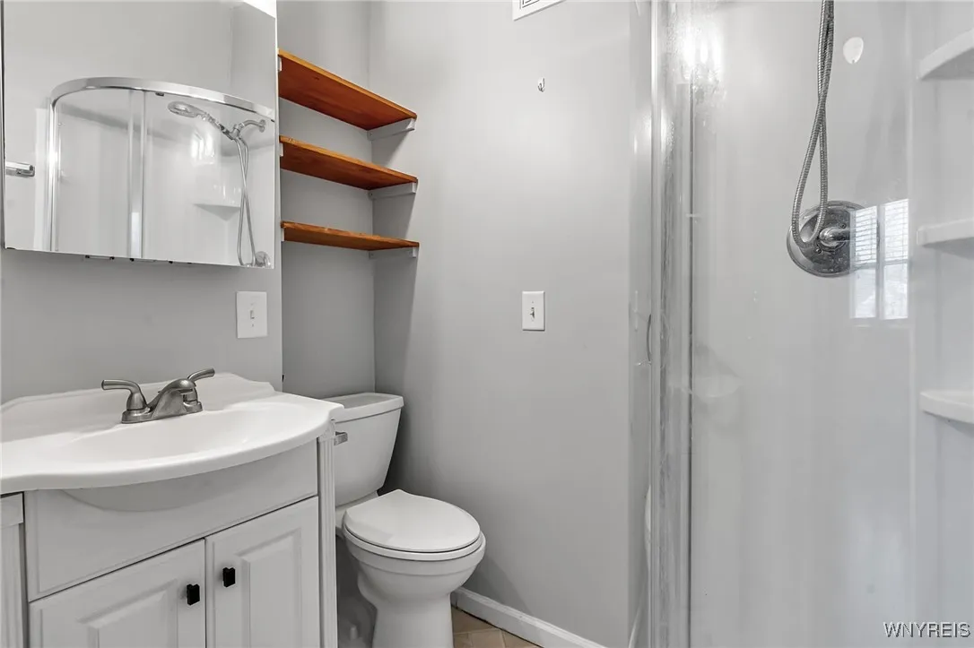 Lower Unit: Primary Ensuite - Full Bath #2