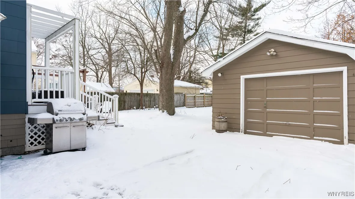 103 Linwood Avenue, Amherst, New York 14221, Amherst, New York 14221, 2 Bedrooms Bedrooms, 6 Rooms Rooms,1 BathroomBathrooms,Residential,Closed,103 Linwood Avenue, Amherst, New York 14221,0,B1659070