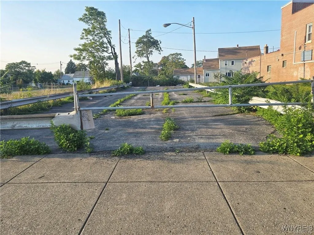 1456 Broadway Street, Buffalo, New York 14212, Buffalo, New York 14212, ,Commercial Lease,For Rent,1456 Broadway Street, Buffalo, New York 14212,0,B1659213