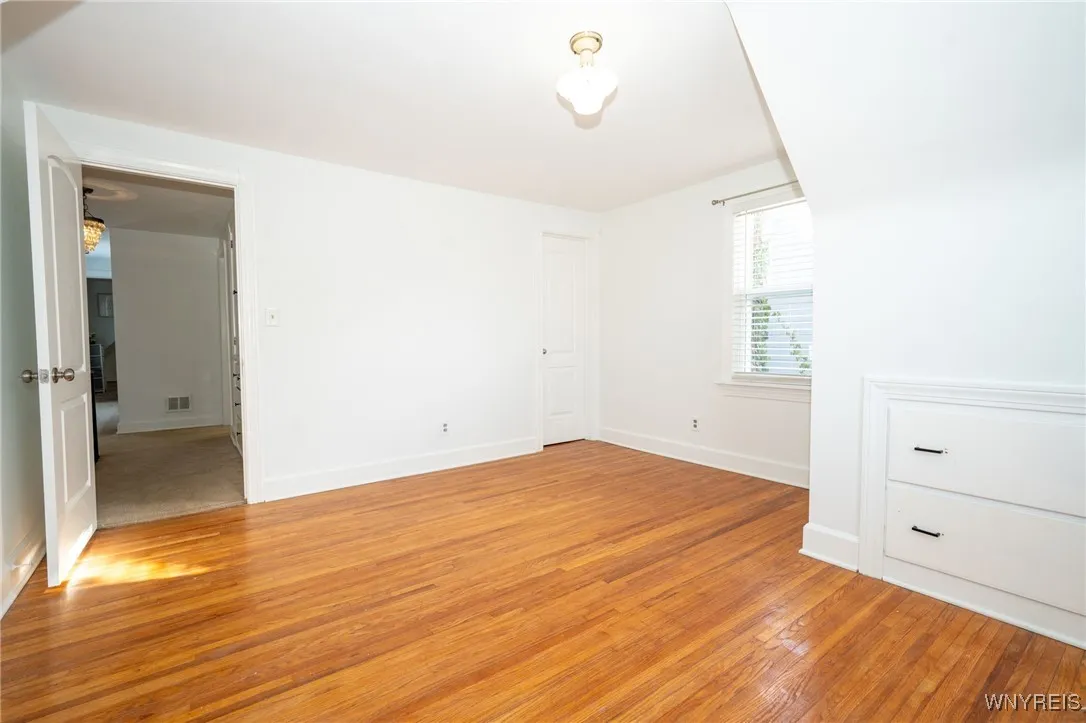 1163 Eggert Road, Amherst, New York 14226, Amherst, New York 14226, 3 Bedrooms Bedrooms, 10 Rooms Rooms,2 BathroomsBathrooms,Residential,Closed,1163 Eggert Road, Amherst, New York 14226,0,B1659304