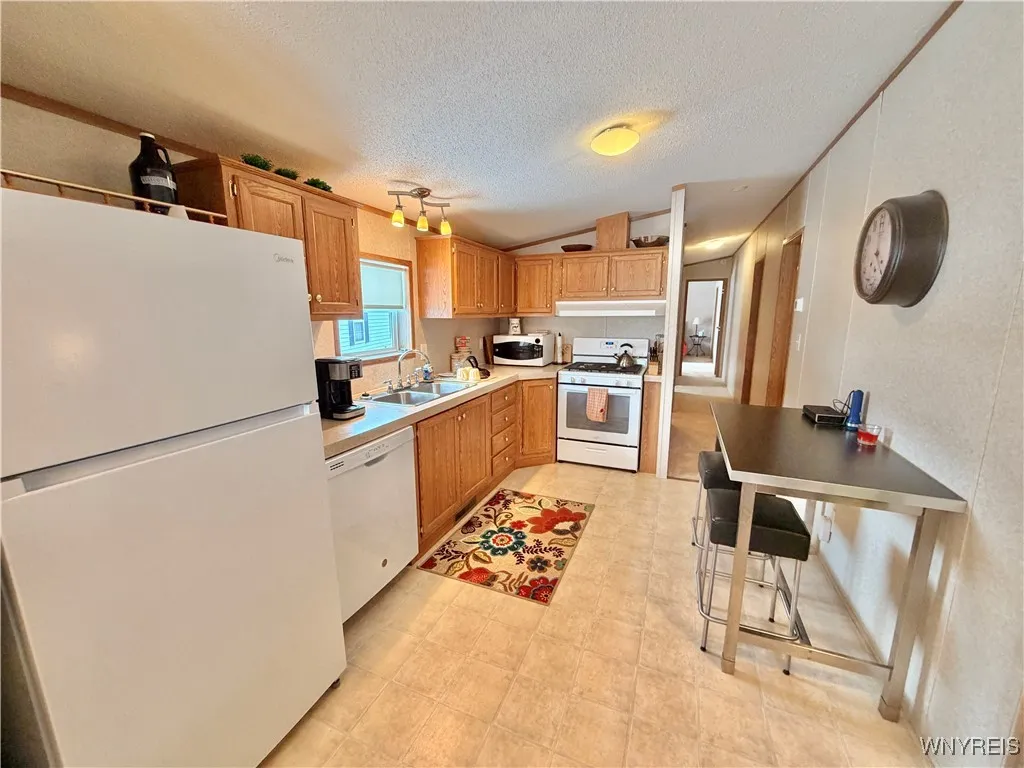 10 Sun Up Holiday Park, Ellicottville, New York 14, Ellicottville, New York 14731, 3 Bedrooms Bedrooms, 7 Rooms Rooms,2 BathroomsBathrooms,Residential,Closed,10 Sun Up Holiday Park, Ellicottville, New York 14,0,B1659311