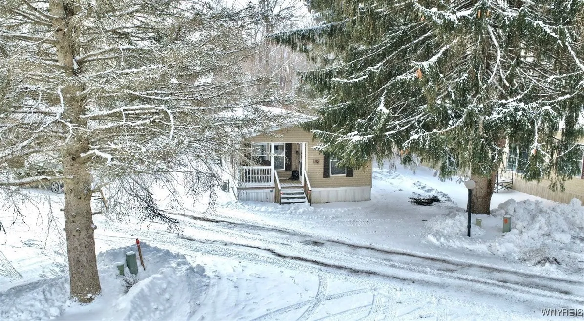 10 Sun Up Holiday Park, Ellicottville, New York 14, Ellicottville, New York 14731, 3 Bedrooms Bedrooms, 7 Rooms Rooms,2 BathroomsBathrooms,Residential,Closed,10 Sun Up Holiday Park, Ellicottville, New York 14,0,B1659311