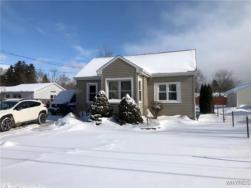 4097 Jarvis Street, Hamburg, New York 14219, Hamburg, New York 14219, 2 Bedrooms Bedrooms, 4 Rooms Rooms,1 BathroomBathrooms,Residential,For Sale,4097 Jarvis Street, Hamburg, New York 14219,0,B1659322