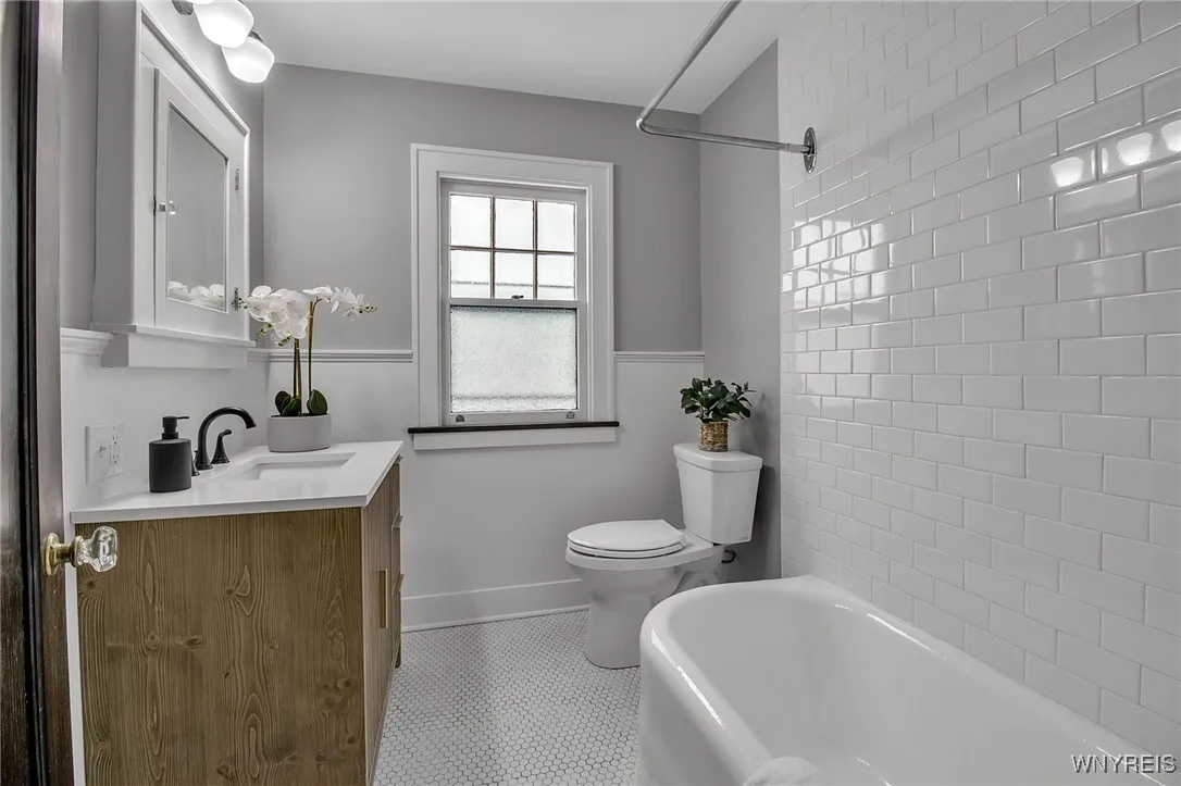 106 Winston Road, Buffalo, New York 14216, Buffalo, New York 14216, 4 Bedrooms Bedrooms, 13 Rooms Rooms,1 BathroomBathrooms,Residential,Closed,106 Winston Road, Buffalo, New York 14216,0,B1659409