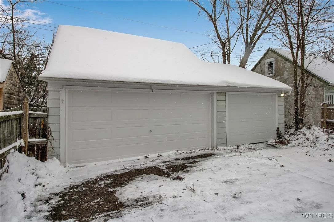 106 Winston Road, Buffalo, New York 14216, Buffalo, New York 14216, 4 Bedrooms Bedrooms, 13 Rooms Rooms,1 BathroomBathrooms,Residential,Closed,106 Winston Road, Buffalo, New York 14216,0,B1659409