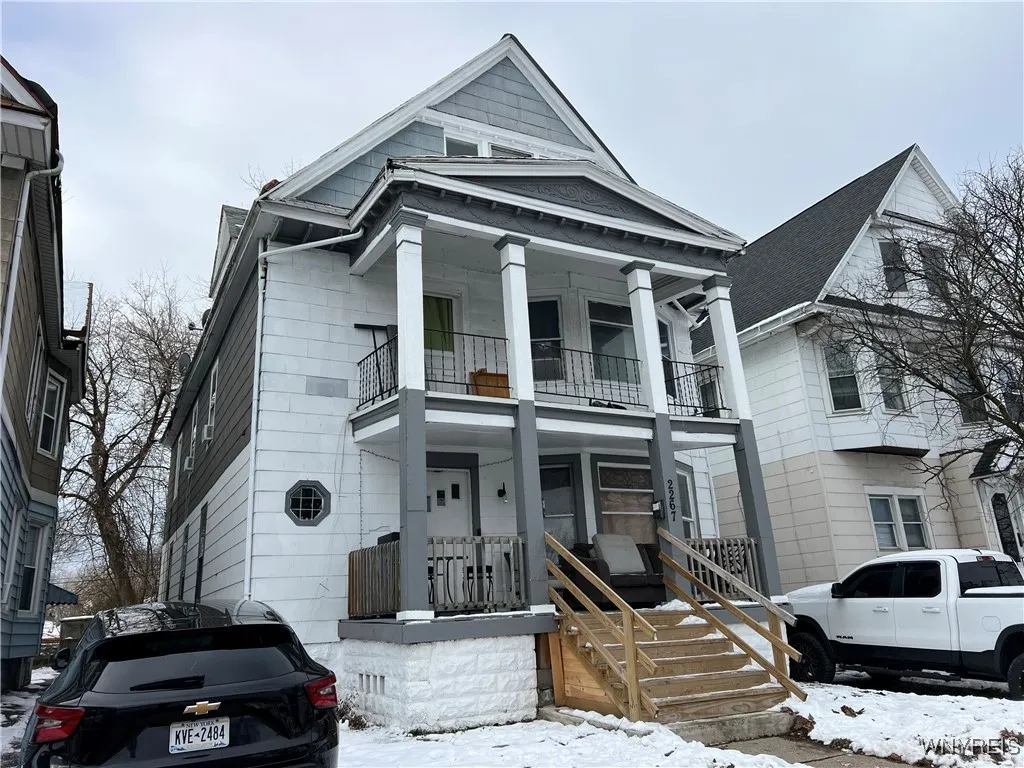 2267 South Park Avenue 2, Buffalo, New York 14220, Buffalo, New York 14220, 6 Bedrooms Bedrooms, ,2 BathroomsBathrooms,Residential,Closed,2267 South Park Avenue 2, Buffalo, New York 14220,0,B1658790
