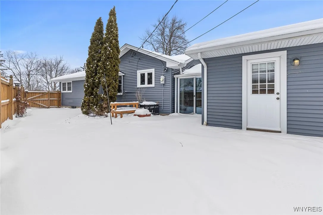 1600 Red Jacket Road, Grand Island, New York 14072, Grand Island, New York 14072, 3 Bedrooms Bedrooms, 5 Rooms Rooms,1 BathroomBathrooms,Residential,Closed,1600 Red Jacket Road, Grand Island, New York 14072,0,B1658626