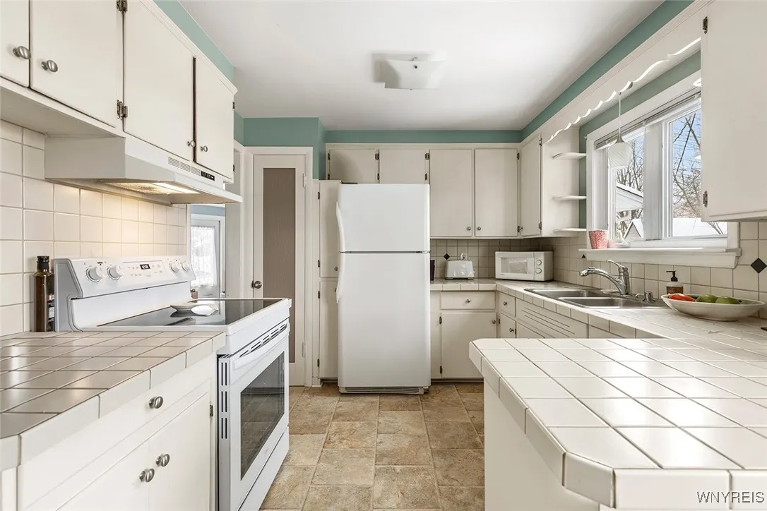 1600 Red Jacket Road, Grand Island, New York 14072, Grand Island, New York 14072, 3 Bedrooms Bedrooms, 5 Rooms Rooms,1 BathroomBathrooms,Residential,Closed,1600 Red Jacket Road, Grand Island, New York 14072,0,B1658626