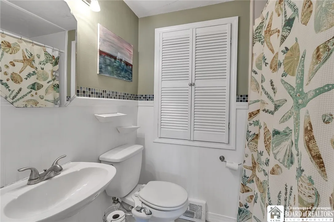 180 Bering Avenue, Tonawanda, New York 14223, Tonawanda, New York 14223, 3 Bedrooms Bedrooms, 7 Rooms Rooms,2 BathroomsBathrooms,Residential,Closed,180 Bering Avenue, Tonawanda, New York 14223,0,R1659603