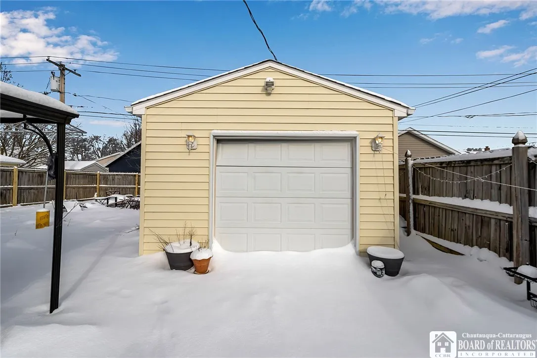 180 Bering Avenue, Tonawanda, New York 14223, Tonawanda, New York 14223, 3 Bedrooms Bedrooms, 7 Rooms Rooms,2 BathroomsBathrooms,Residential,Closed,180 Bering Avenue, Tonawanda, New York 14223,0,R1659603