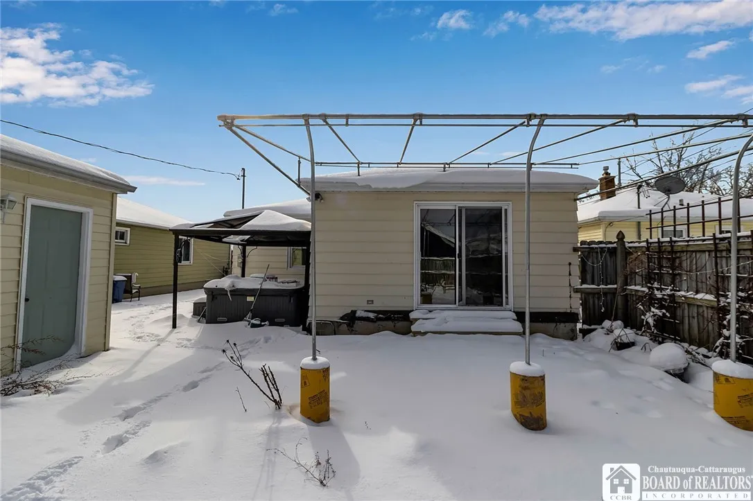 180 Bering Avenue, Tonawanda, New York 14223, Tonawanda, New York 14223, 3 Bedrooms Bedrooms, 7 Rooms Rooms,2 BathroomsBathrooms,Residential,Closed,180 Bering Avenue, Tonawanda, New York 14223,0,R1659603