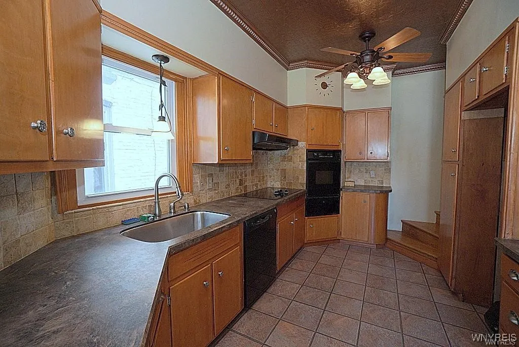 655 Prospect Avenue, Buffalo, New York 14213, Buffalo, New York 14213, 4 Bedrooms Bedrooms, 12 Rooms Rooms,2 BathroomsBathrooms,Residential,Closed,655 Prospect Avenue, Buffalo, New York 14213,0,B1659694
