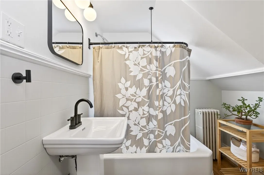 Full Bath - 1st Floor