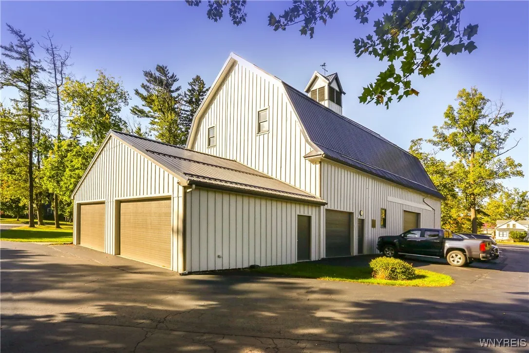 4588 South Park Avenue, Hamburg, New York 14219, Hamburg, New York 14219, ,Commercial Sale,For Sale,4588 South Park Avenue, Hamburg, New York 14219,0,B1660112