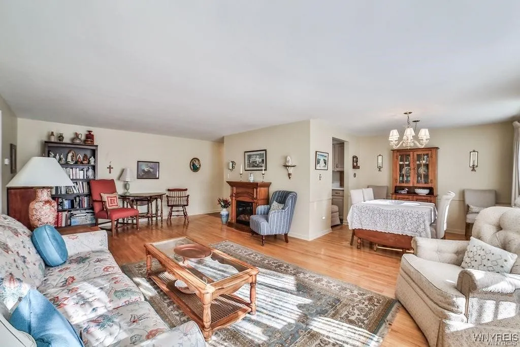 1370 Maple Road 1, Amherst, New York 14221, Amherst, New York 14221, 2 Bedrooms Bedrooms, 5 Rooms Rooms,1 BathroomBathrooms,Residential,Closed,1370 Maple Road 1, Amherst, New York 14221,0,B1660167