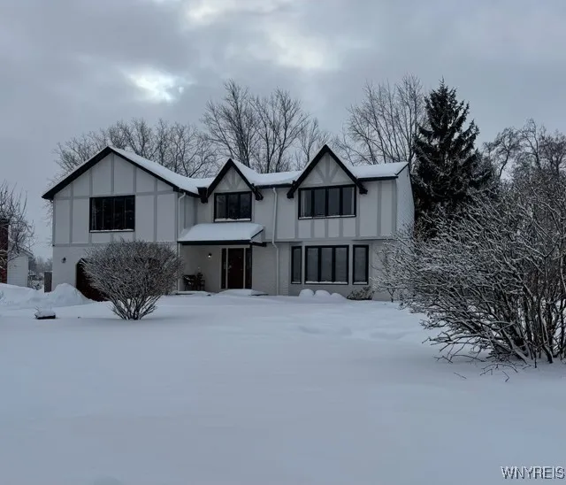 8313 West Point Drive, Clarence, New York 14051, Clarence, New York 14051, 6 Bedrooms Bedrooms, 10 Rooms Rooms,3 BathroomsBathrooms,Residential,Closed,8313 West Point Drive, Clarence, New York 14051,0,B1660187