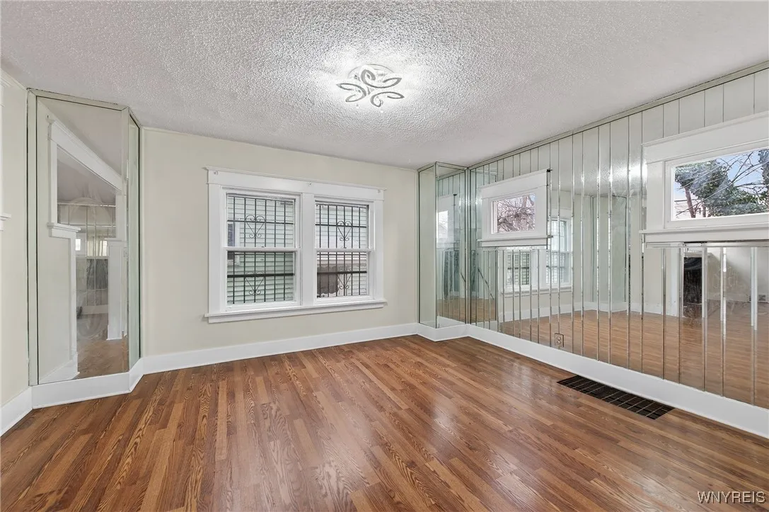 538 East Amherst Street, Buffalo, New York 14215, Buffalo, New York 14215, 3 Bedrooms Bedrooms, 6 Rooms Rooms,1 BathroomBathrooms,Residential,For Sale,538 East Amherst Street, Buffalo, New York 14215,0,B1656332