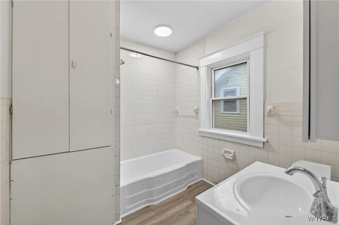 538 East Amherst Street, Buffalo, New York 14215, Buffalo, New York 14215, 3 Bedrooms Bedrooms, 6 Rooms Rooms,1 BathroomBathrooms,Residential,For Sale,538 East Amherst Street, Buffalo, New York 14215,0,B1656332