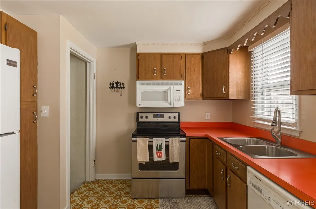379 Orchard Drive, Tonawanda, New York 14223, Tonawanda, New York 14223, 3 Bedrooms Bedrooms, 5 Rooms Rooms,1 BathroomBathrooms,Residential,Closed,379 Orchard Drive, Tonawanda, New York 14223,0,B1660492