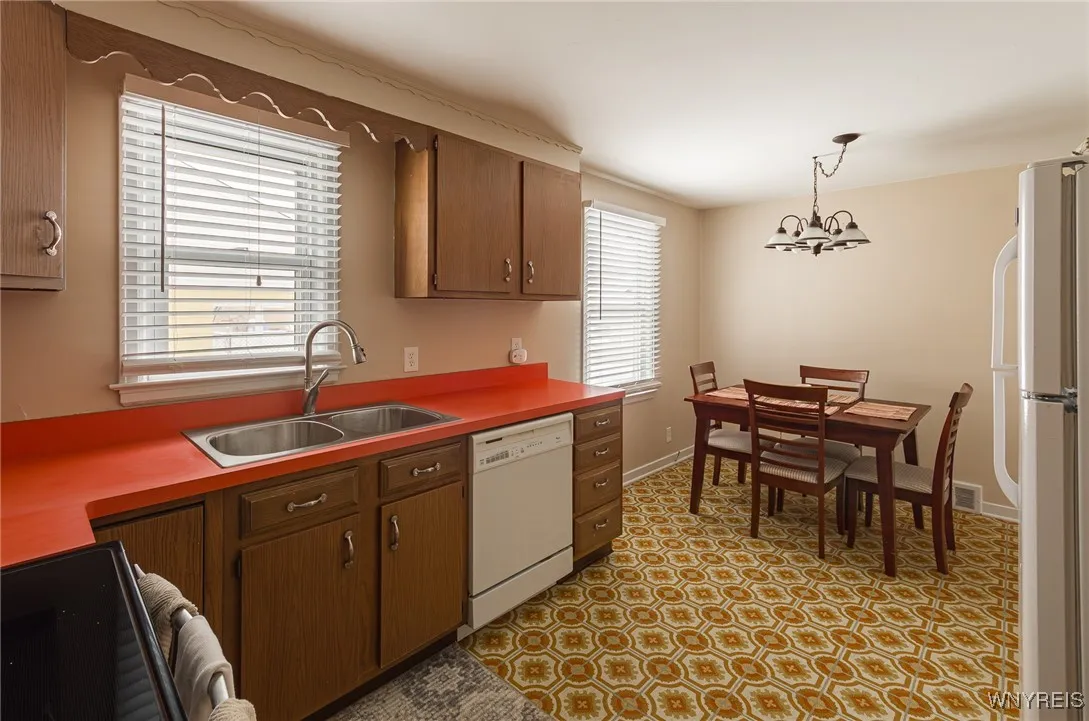 379 Orchard Drive, Tonawanda, New York 14223, Tonawanda, New York 14223, 3 Bedrooms Bedrooms, 5 Rooms Rooms,1 BathroomBathrooms,Residential,Closed,379 Orchard Drive, Tonawanda, New York 14223,0,B1660492