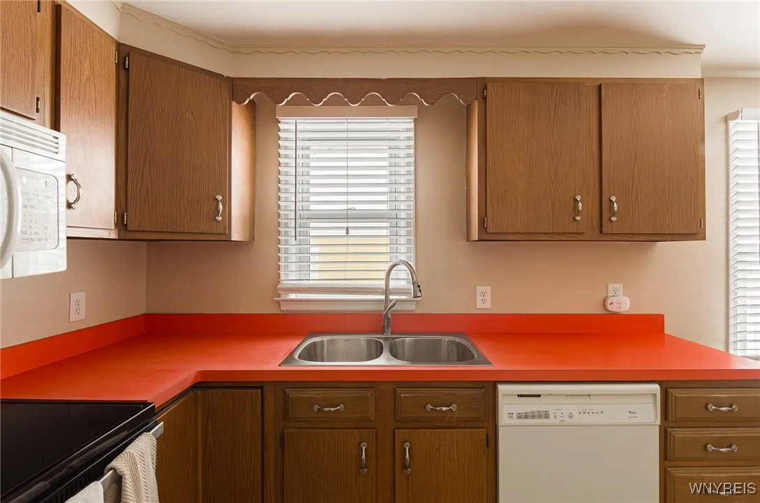 379 Orchard Drive, Tonawanda, New York 14223, Tonawanda, New York 14223, 3 Bedrooms Bedrooms, 5 Rooms Rooms,1 BathroomBathrooms,Residential,Closed,379 Orchard Drive, Tonawanda, New York 14223,0,B1660492