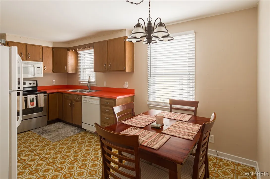 379 Orchard Drive, Tonawanda, New York 14223, Tonawanda, New York 14223, 3 Bedrooms Bedrooms, 5 Rooms Rooms,1 BathroomBathrooms,Residential,Closed,379 Orchard Drive, Tonawanda, New York 14223,0,B1660492