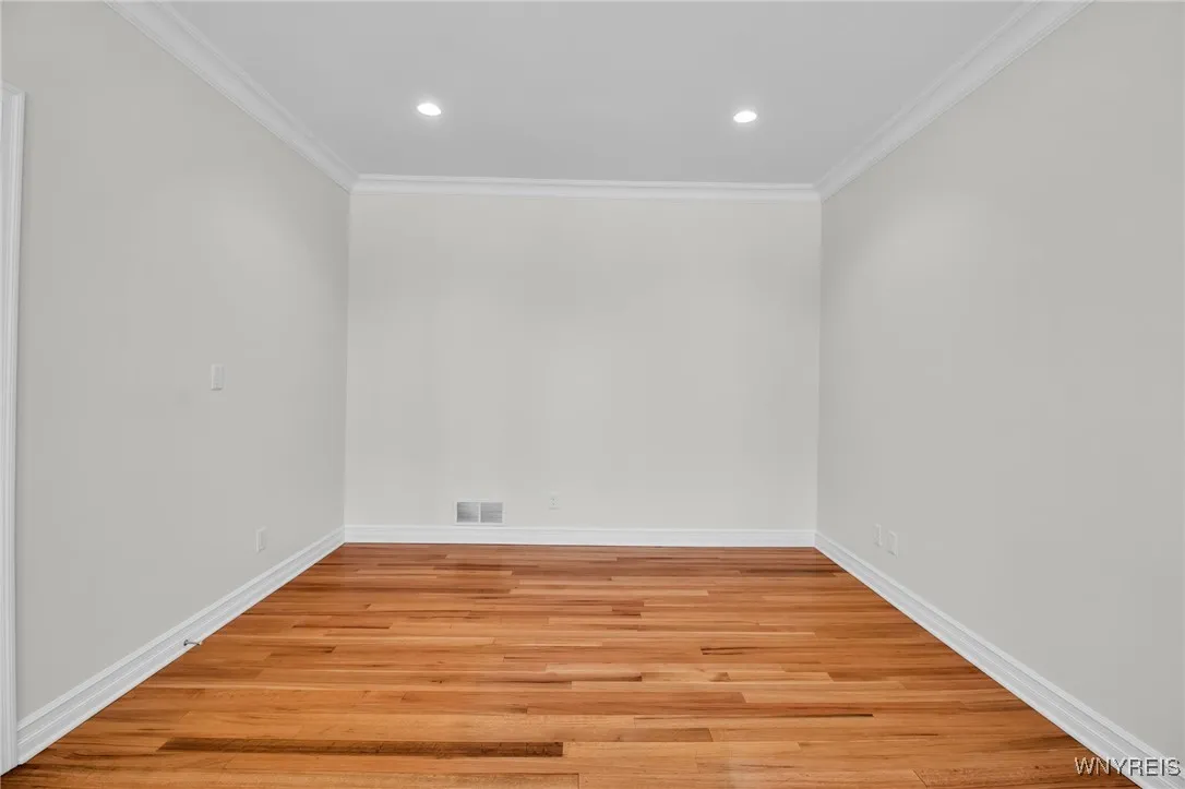 3320 East River Road, Grand Island, New York 14072, Grand Island, New York 14072, 3 Bedrooms Bedrooms, 11 Rooms Rooms,2 BathroomsBathrooms,Residential,Closed,3320 East River Road, Grand Island, New York 14072,0,B1659886