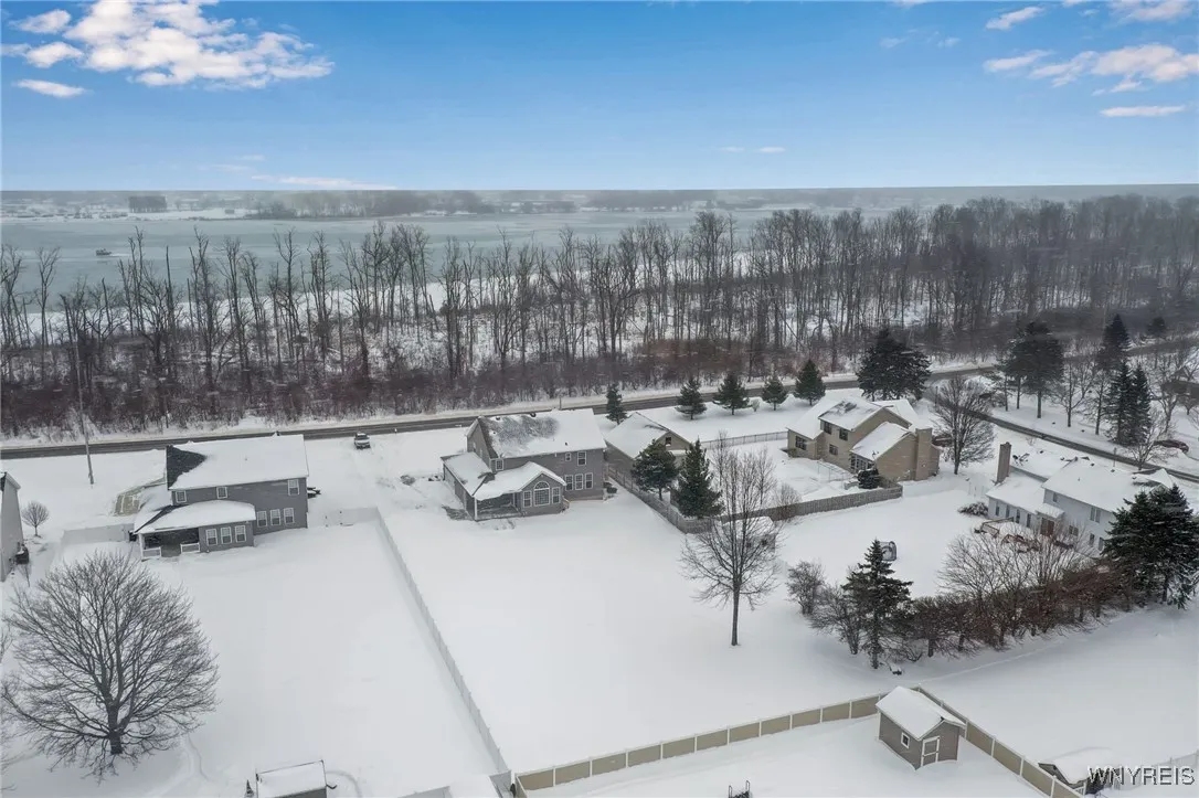 3320 East River Road, Grand Island, New York 14072, Grand Island, New York 14072, 3 Bedrooms Bedrooms, 11 Rooms Rooms,2 BathroomsBathrooms,Residential,Closed,3320 East River Road, Grand Island, New York 14072,0,B1659886