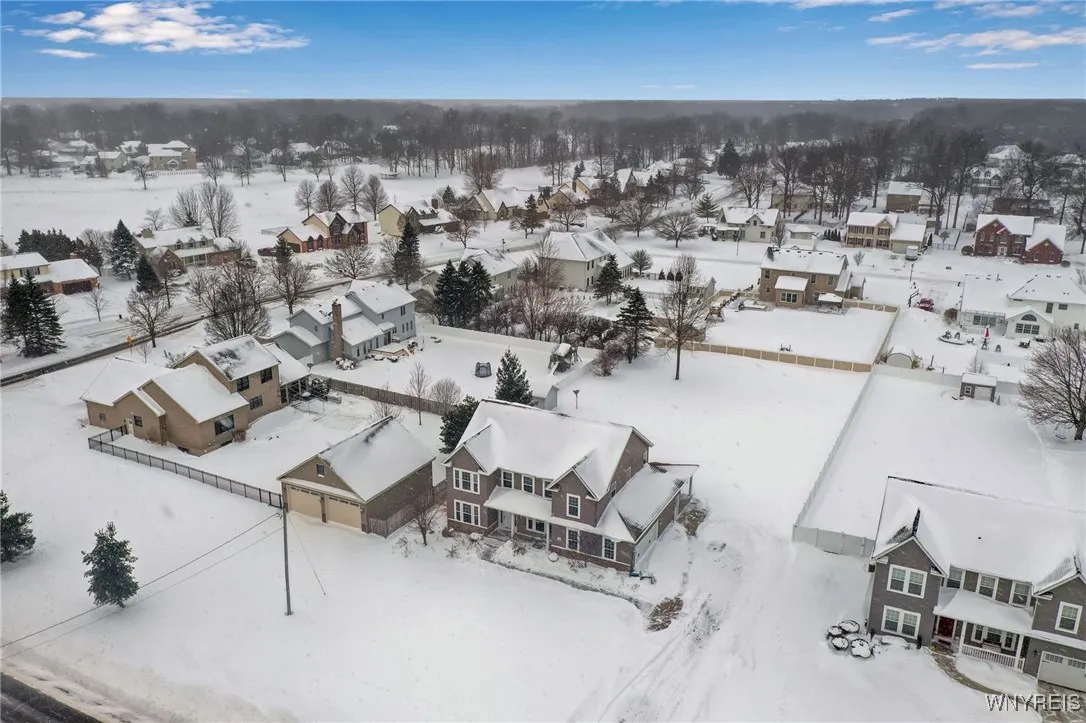 3320 East River Road, Grand Island, New York 14072, Grand Island, New York 14072, 3 Bedrooms Bedrooms, 11 Rooms Rooms,2 BathroomsBathrooms,Residential,Closed,3320 East River Road, Grand Island, New York 14072,0,B1659886
